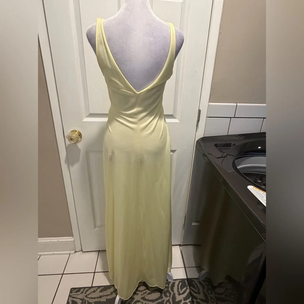 Vintage 1970's Yellow Cutout Nightgown - Picture 3 of 4